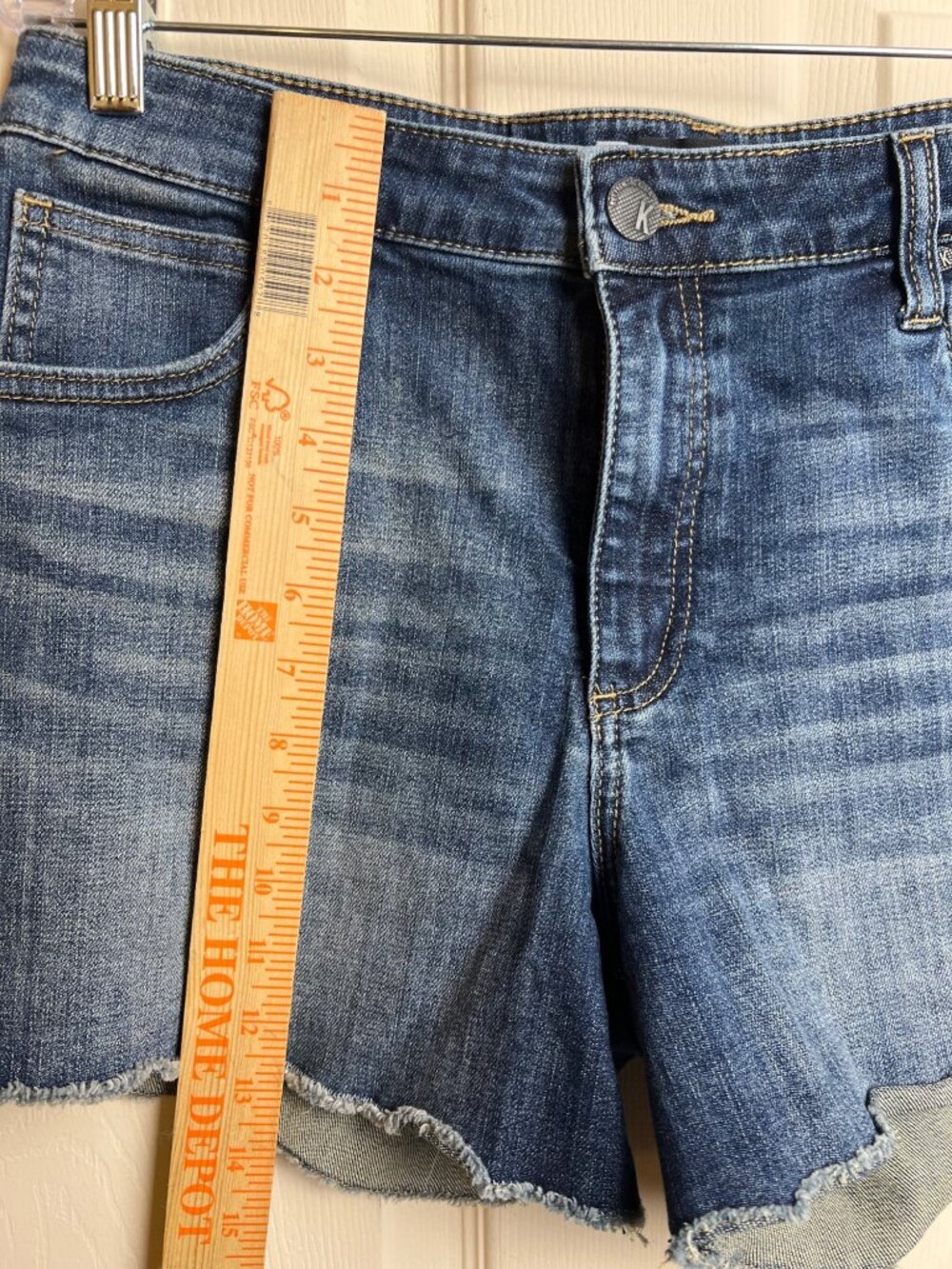 Kut from the Kloth Cutoff Gidget Jean Shorts - Picture 3 of 10